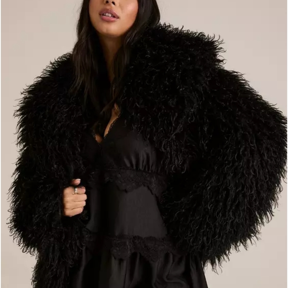 Torrid Festi Black Wide Collar Faux Fur Jacket - Picture 4 of 7